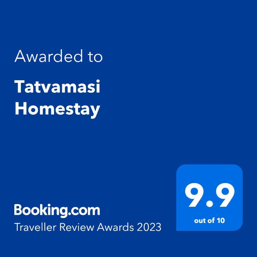 Tatvamasi Homestay New Delhi Buitenkant foto